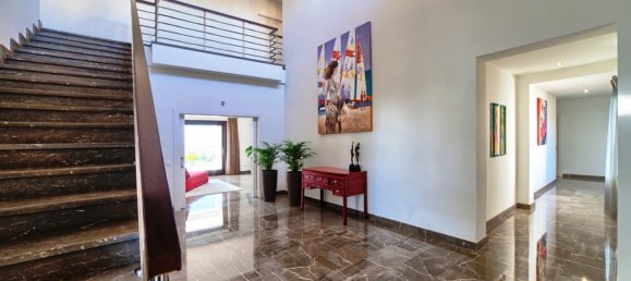 5 bedrooms Villa in Malaga, Spain No. 22685 12