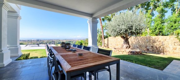 5 bedrooms Villa in Malaga, Spain No. 22685 7