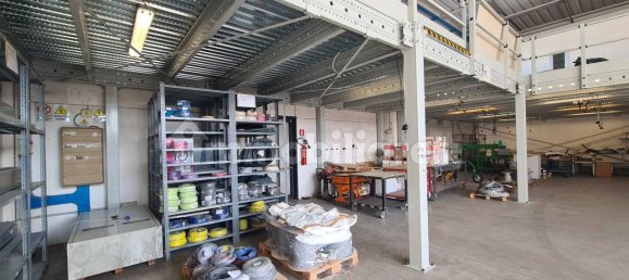 Склад с 5 комнатами в Риезе Пио X, Италия № 75716 11