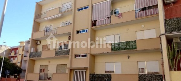 4 rooms Apartment in Bari, Italy No. 317330 3