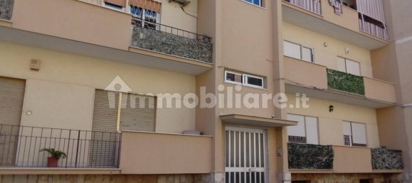 4 rooms Apartment in Bari, Italy No. 317330 2