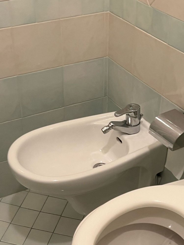  عقار تجاري في Parma, Italy 28متر مربع رقم 251742