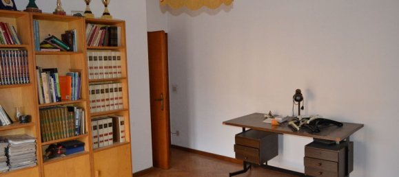 7 rooms Apartment in Città di Castello, Italy No. 7957 17