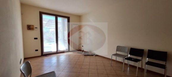 2 Schlafzimmer Wohnung in Olgiate Comasco, Italy, Nr. 230435 8