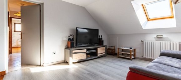 Casa de 4 dormitorios en Darois, France No. 200928 7