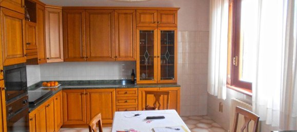 8 bedrooms House in Chiusi, Italy No. 319558 11