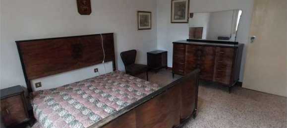 6 rooms House in Ravenna, Italy No. 100531 4