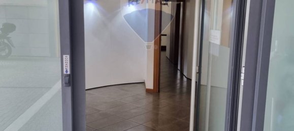 1 room Commercial property in Bergamo, Italy No. 295042 6