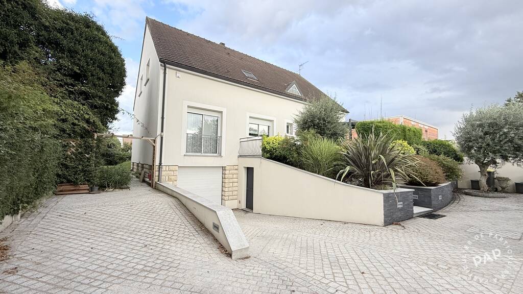 Дом с 6 спальнями в Руасси-ан-Бри, Франция № 356801