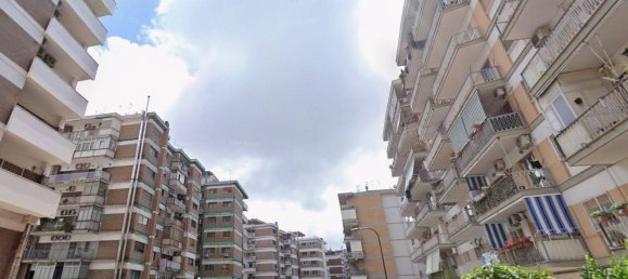 3 bedrooms Apartment in Naples, Italy No. 345562 2