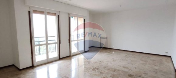 3غرفة شقة في Sesto Calende, Italy رقم 236038 2