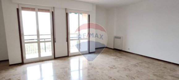 3غرفة شقة في Sesto Calende, Italy رقم 236038 4