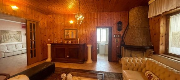 Дом с 5 комнатами в Лезина, Италия № 118714 4