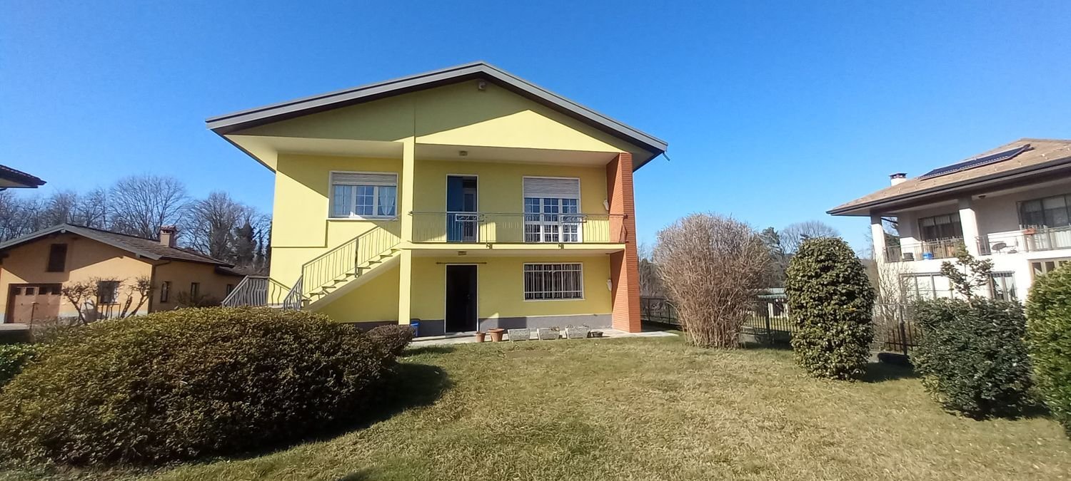 6-Zimmer Villa in Vergiate, Italy, Nr. 148269