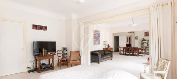 4 bedrooms Apartment in Paris, France No. 295983 2