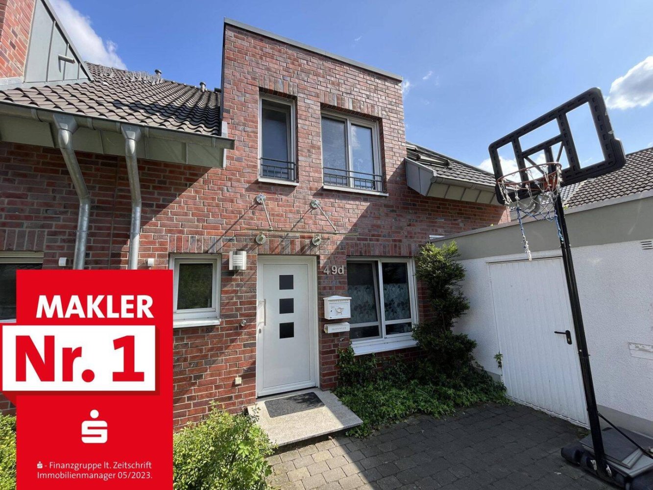 4 bedrooms Townhouse in Dusseldorf, Germany No. 122388