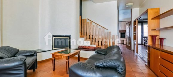 Villa de 2 dormitorios en Paderno Dugnano, Italy No. 327598 3