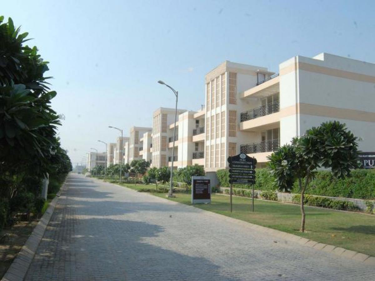 3 bedrooms House in Faridabad, India No. 9589