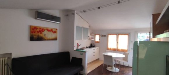 3 rooms Apartment in Padua, Italy No. 16101 11