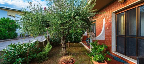 Apartamento de 4 dormitorios en Ponte Buggianese, Italy No. 344125 5