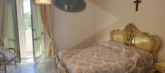 11 rooms House in Nola, Italy No. 29378 29