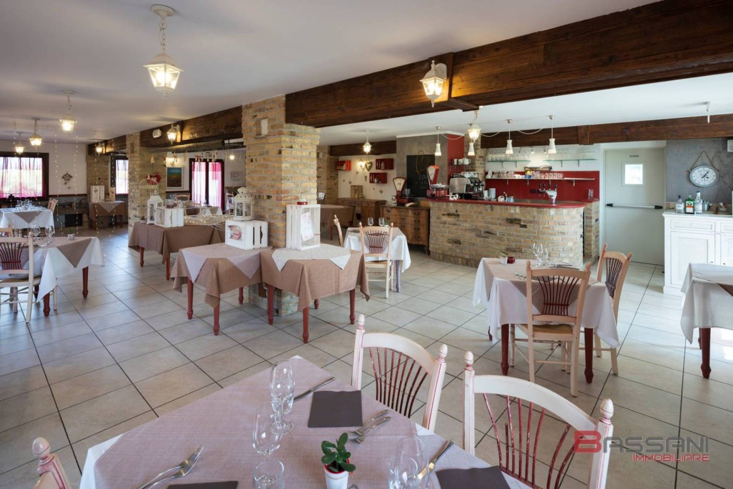 5غرفة عقار تجاري في Udine, Italy رقم 80628