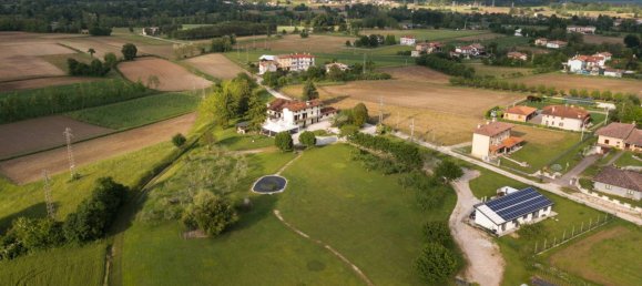 5غرفة عقار تجاري في Udine, Italy رقم 80628 19