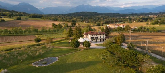 5غرفة عقار تجاري في Udine, Italy رقم 80628 21