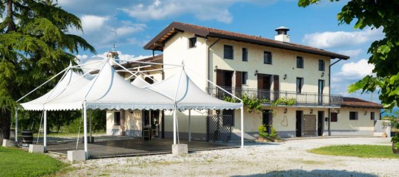 5غرفة عقار تجاري في Udine, Italy رقم 80628 18