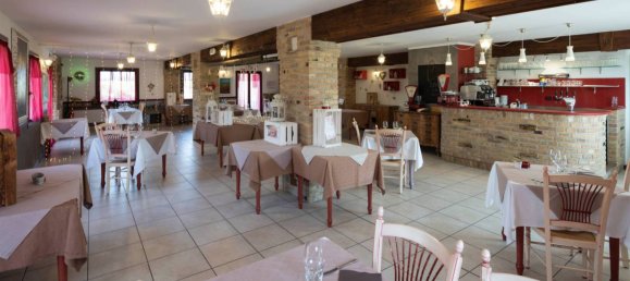 5غرفة عقار تجاري في Udine, Italy رقم 80628 17