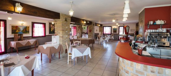 5غرفة عقار تجاري في Udine, Italy رقم 80628 15