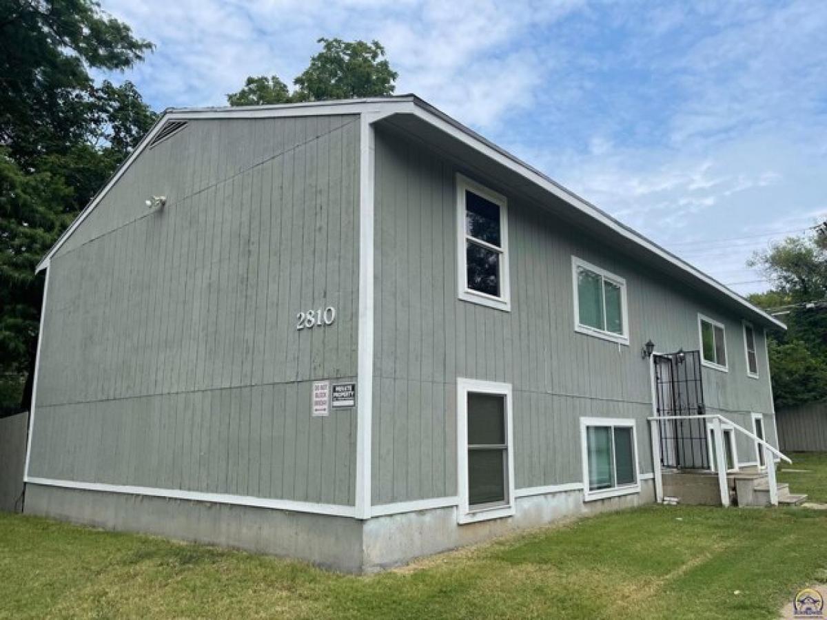 8 bedrooms House in Topeka, USA No. 416441