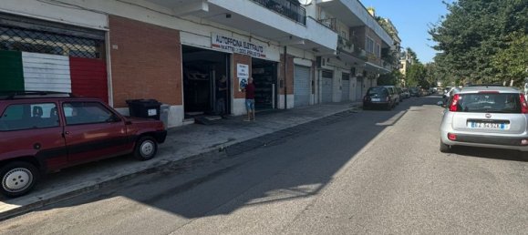 100m² Commercial property in Guidonia Montecelio, Italy No. 310604 4
