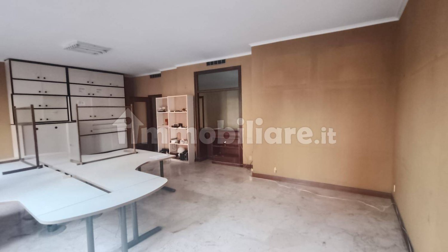 4 غرف نوم شقة في Piacenza, Italy رقم 197127