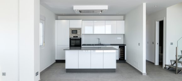 3 bedrooms Penthouse in Estepona, Spain No. 628 15