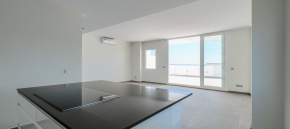 3 bedrooms Penthouse in Estepona, Spain No. 628 25