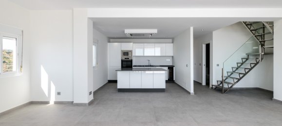 3 bedrooms Penthouse in Estepona, Spain No. 628 14