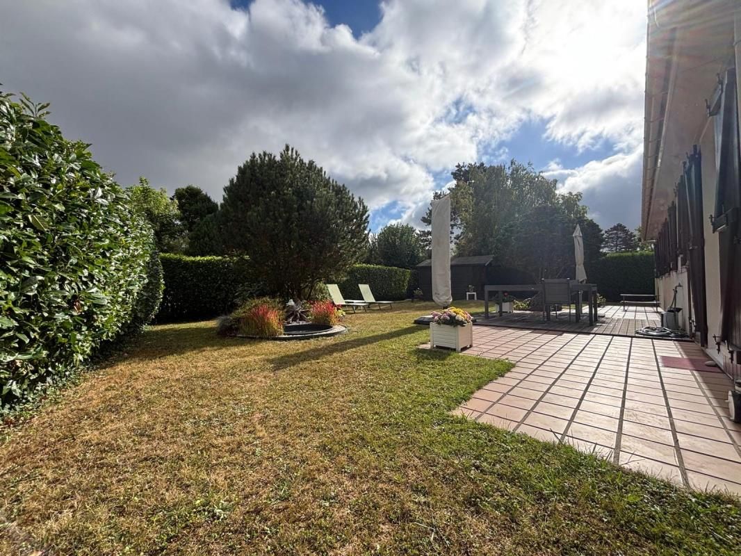 3 bedrooms House in Saint-Germain-les-Corbeil, France No. 351666