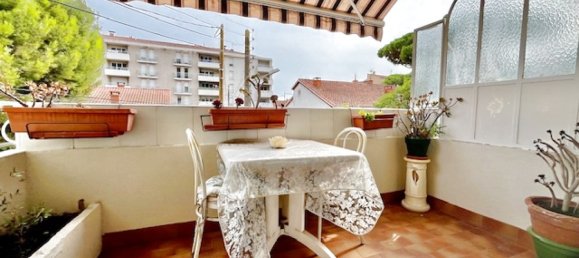 2 bedrooms Apartment in Toulon, France No. 335752 2