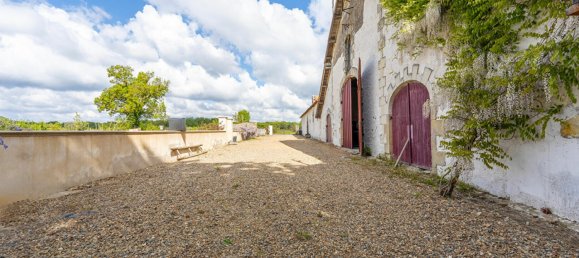  Castillos de 7 dormitorios en Chouze-sur-Loire, France No. 71438 13