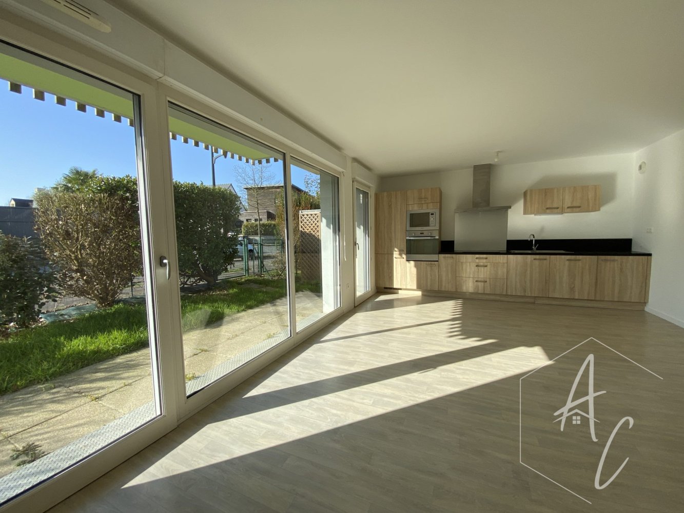 Квартира с 3 спальнями в Пасе, Франция № 303251