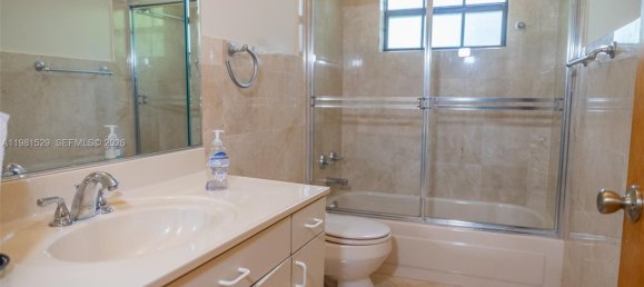 5 dormitorios villa en venta en Miami, Miami-Dade, Florida, USA № 615766 10