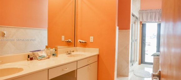 5 dormitorios villa en venta en Miami, Miami-Dade, Florida, USA № 615766 11