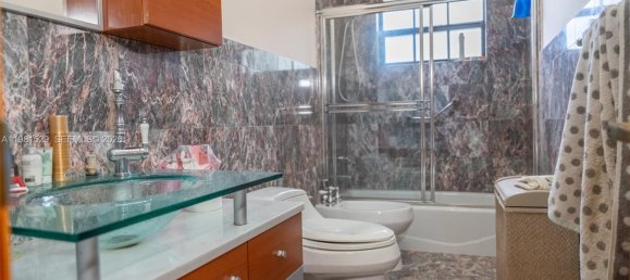 5 dormitorios villa en venta en Miami, Miami-Dade, Florida, USA № 615766 14
