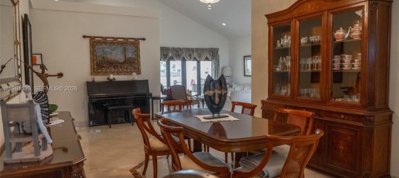 5 dormitorios villa en venta en Miami, Miami-Dade, Florida, USA № 615766 25