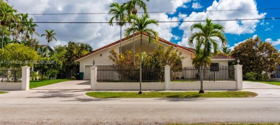 5 dormitorios villa en venta en Miami, Miami-Dade, Florida, USA № 615766 30