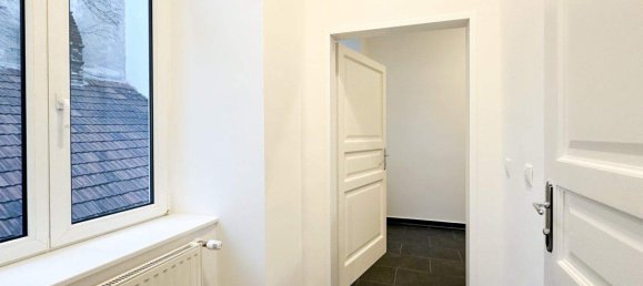 2 rooms Apartment in Wieden, Austria No. 67382 5