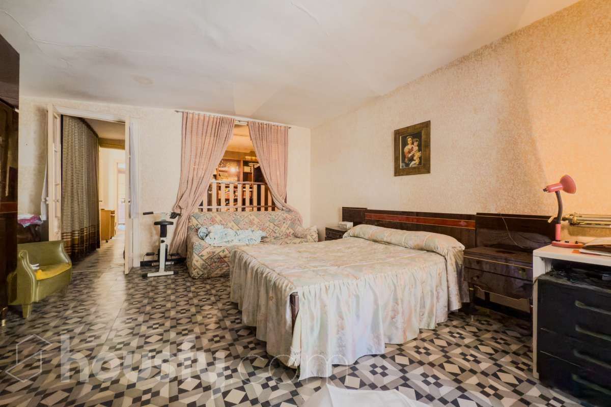 4 غرف نوم شقة في Ciutat Vella, Spain رقم 159023