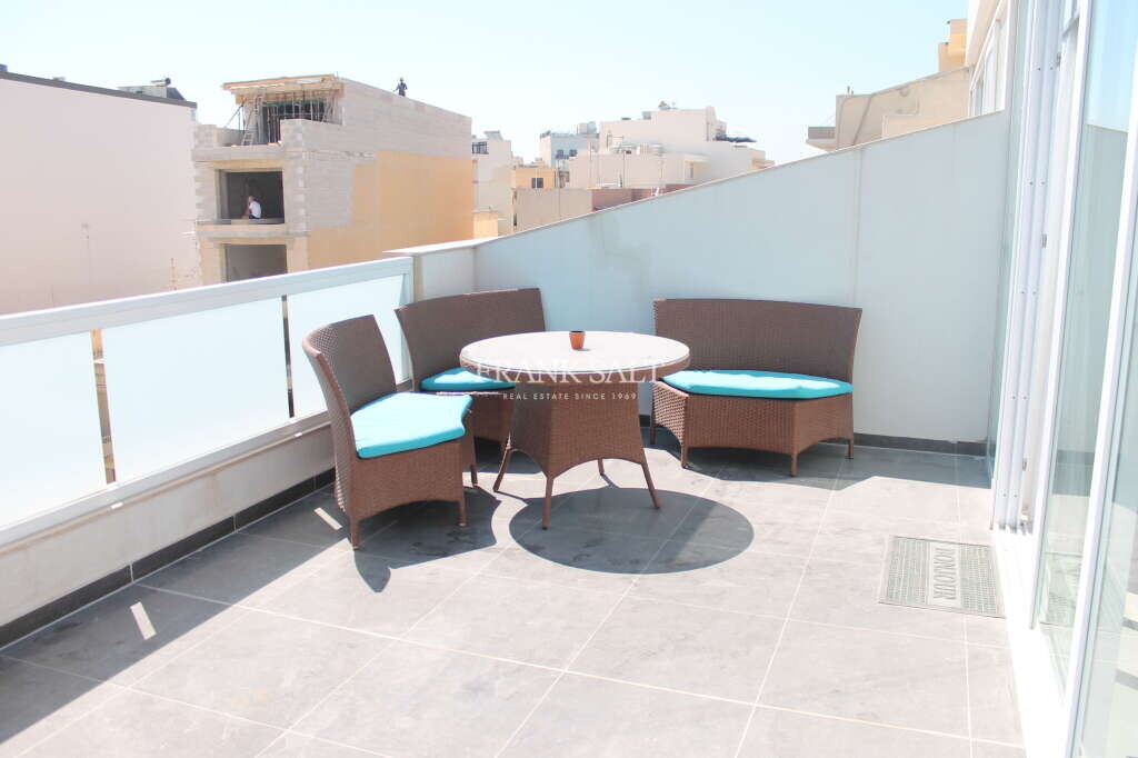 2 bedrooms Penthouse in Saint Paul's Bay, Malta No. 8737