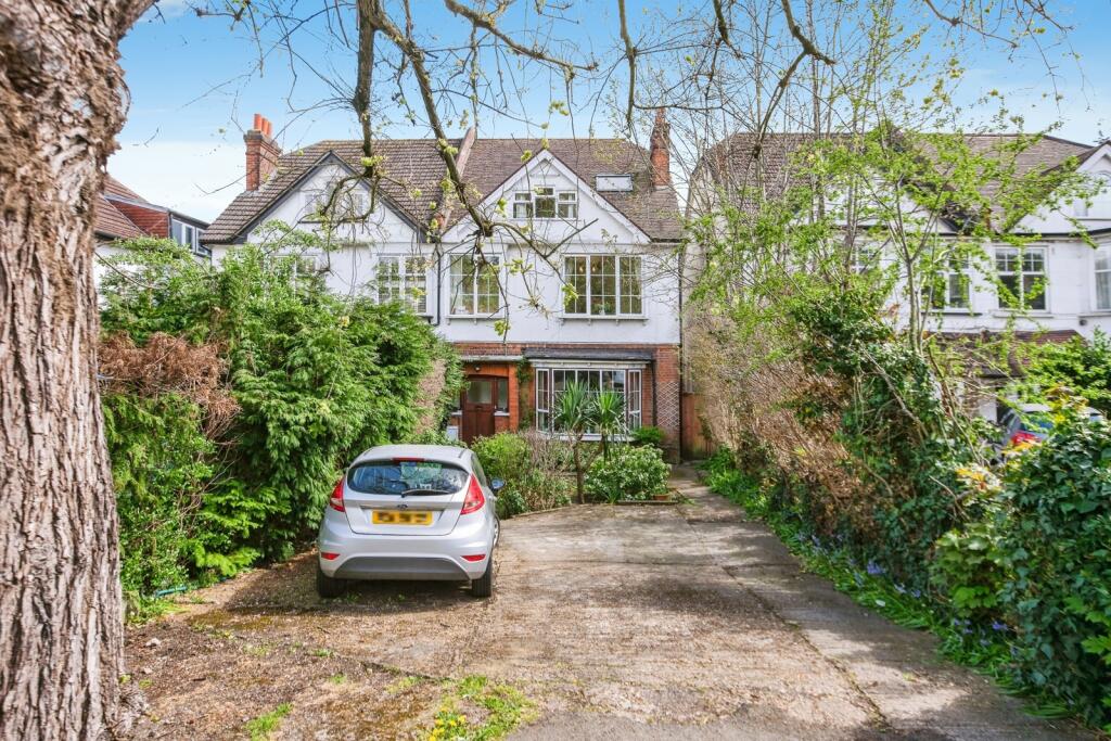 3 bedrooms House in Purley, United Kingdom No. 8059